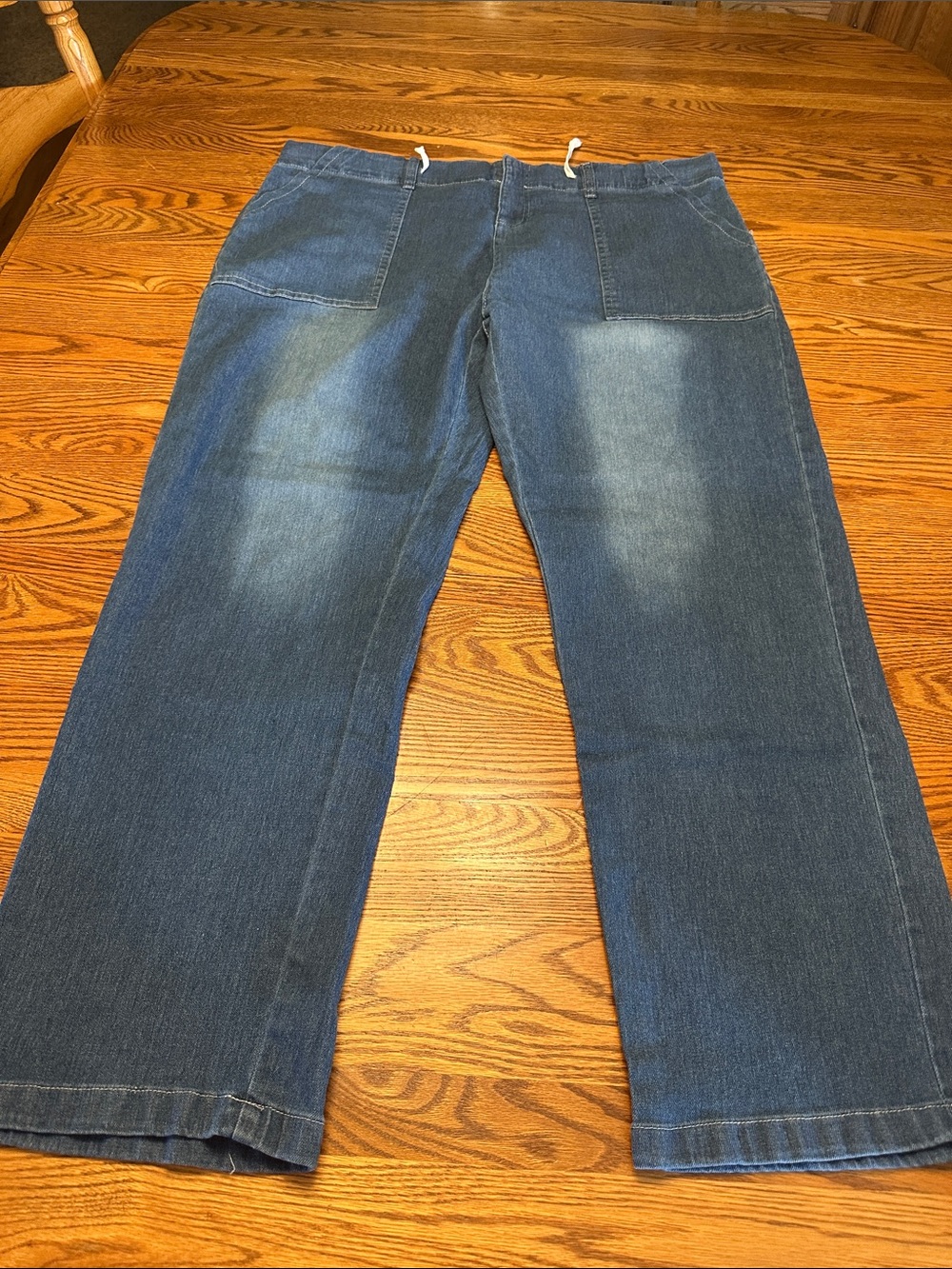 Women's Straight-Leg Denim Jeans in Medium Blue